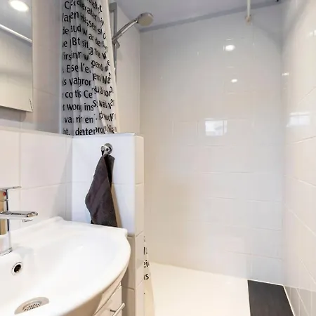 Authentic Dutch Houseboat In Zuid * アムステルダム